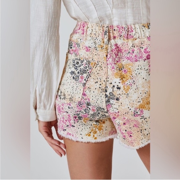 Anthropologie Pilcro Floral Scrunchy Shorts Denim Boho Medium - Picture 3 of 13